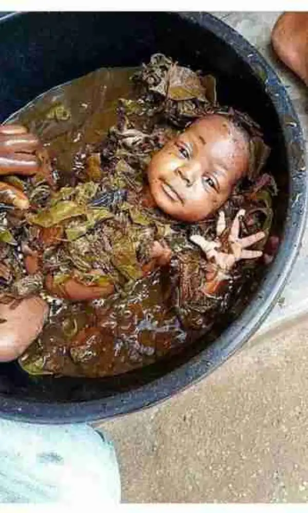 Ugandan Ekyogero Traditional Bath Is Believed To Bring Goodluck (Photo)